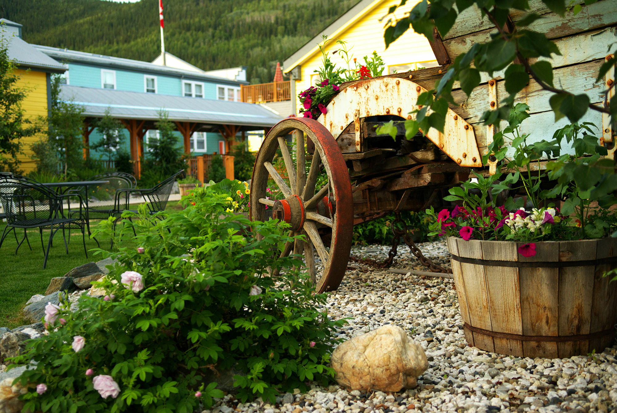 Westmark Inn Dawson City Exterior photo